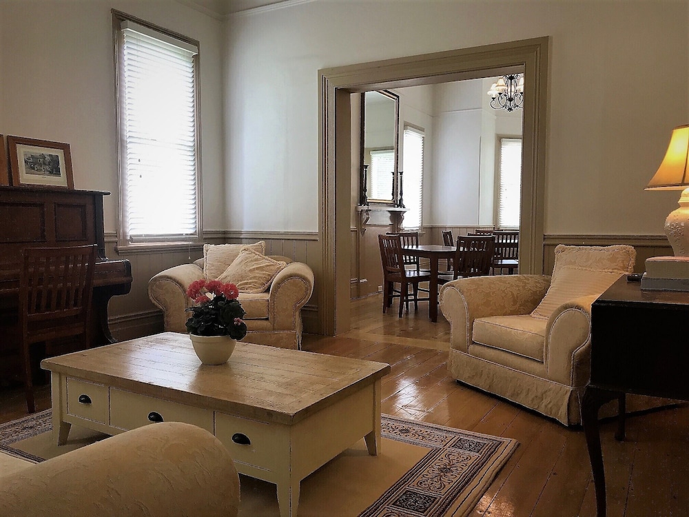 The Mezzanine Room photo 3