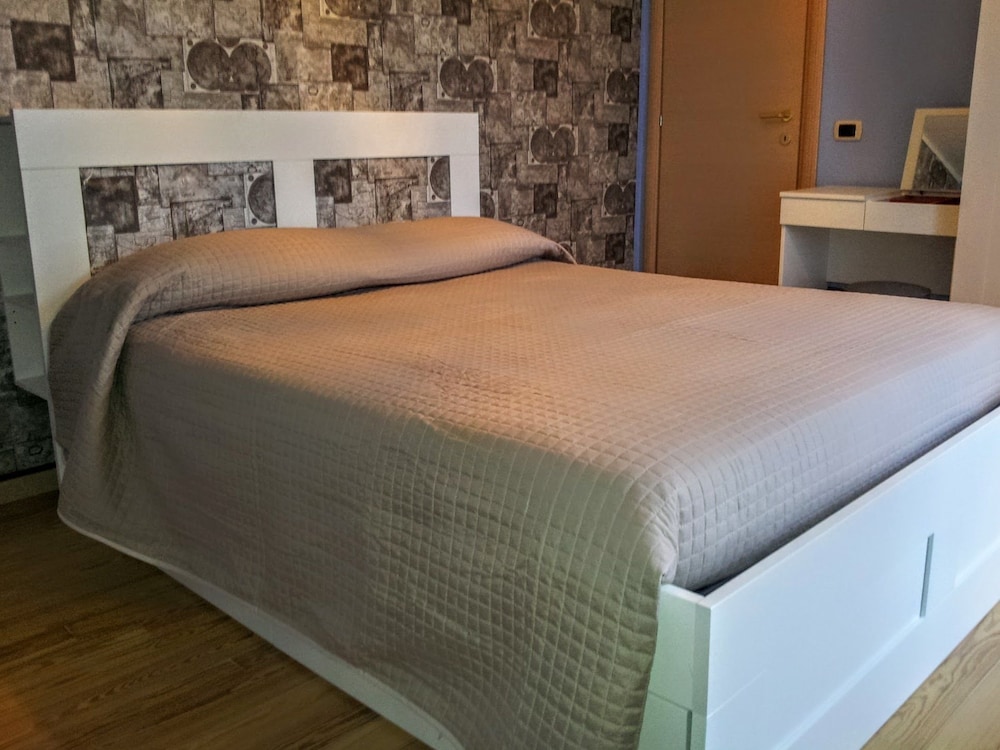 Classic Double or Twin Room photo 2