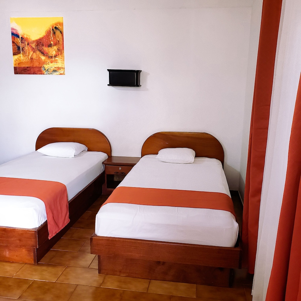 Standard Room 3 Single Beds photo 1