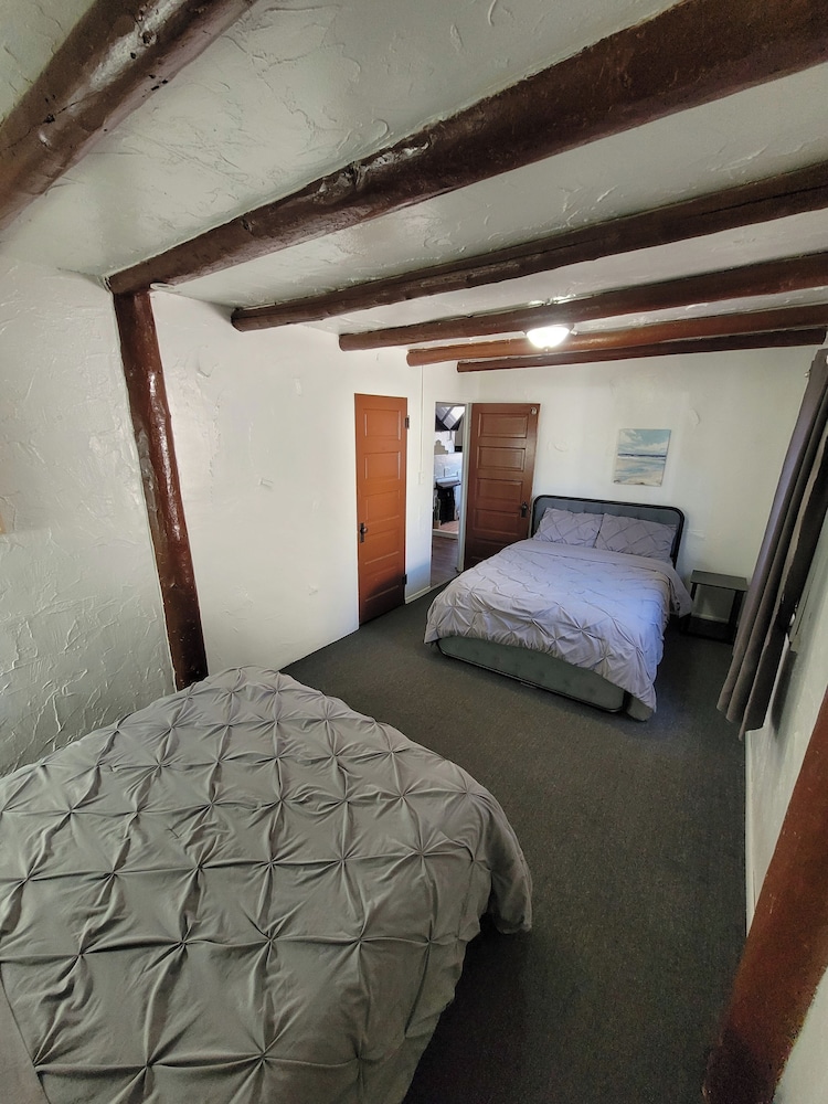 Basic Cabin, 2 Double Beds photo 2