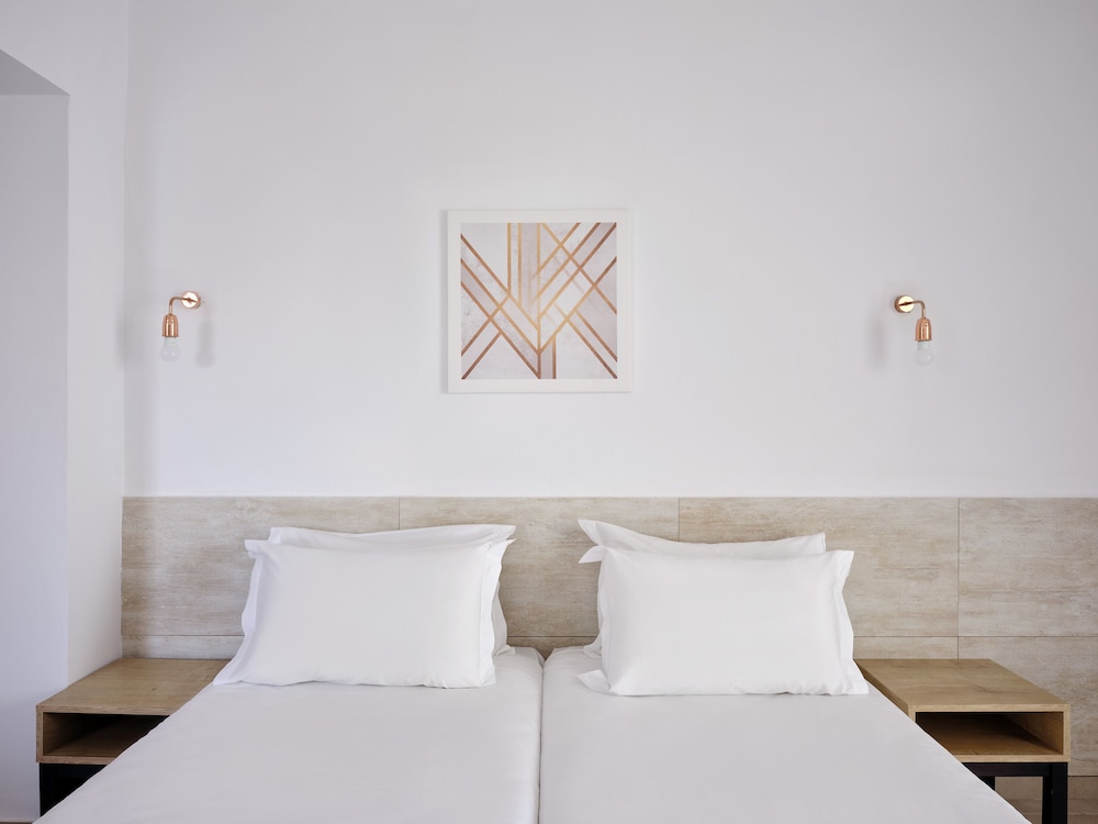Twin / Double Room Inland View photo 3