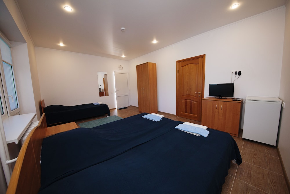 Standard Double or Twin Room photo 2