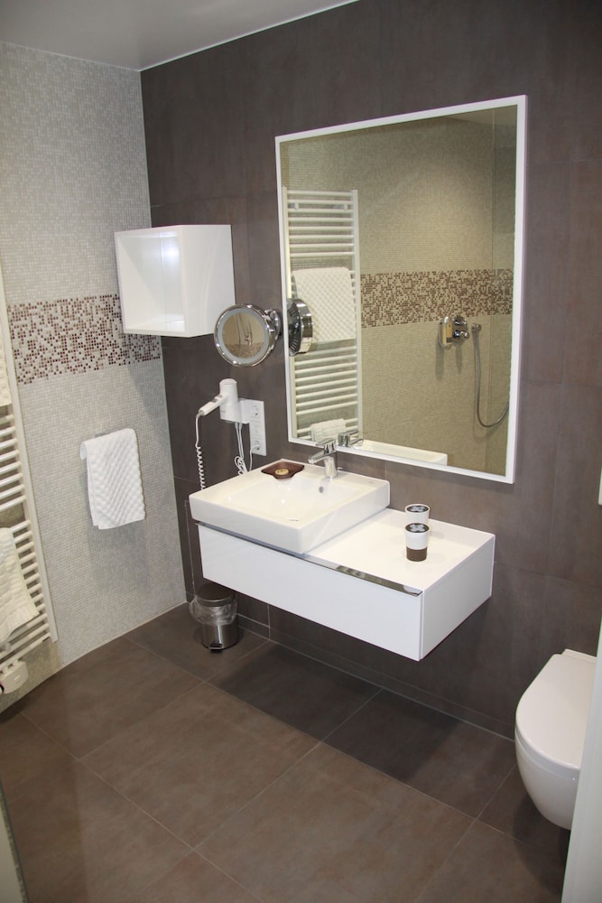 Comfort Double Or Twin Room - Photo 3