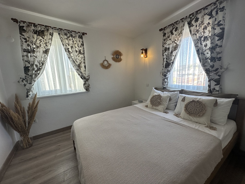 Standard Double Room - Photo 2
