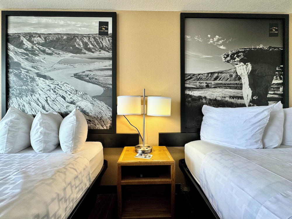 Standard Room, 2 Queen Beds, Non Smoking photo 2