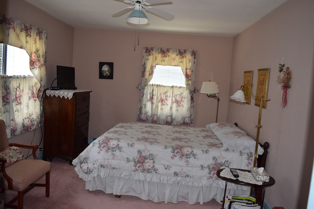 Matilda Moisant Room. 2nd Woman In The Usa To Receive A Pilot'S License. photo 1