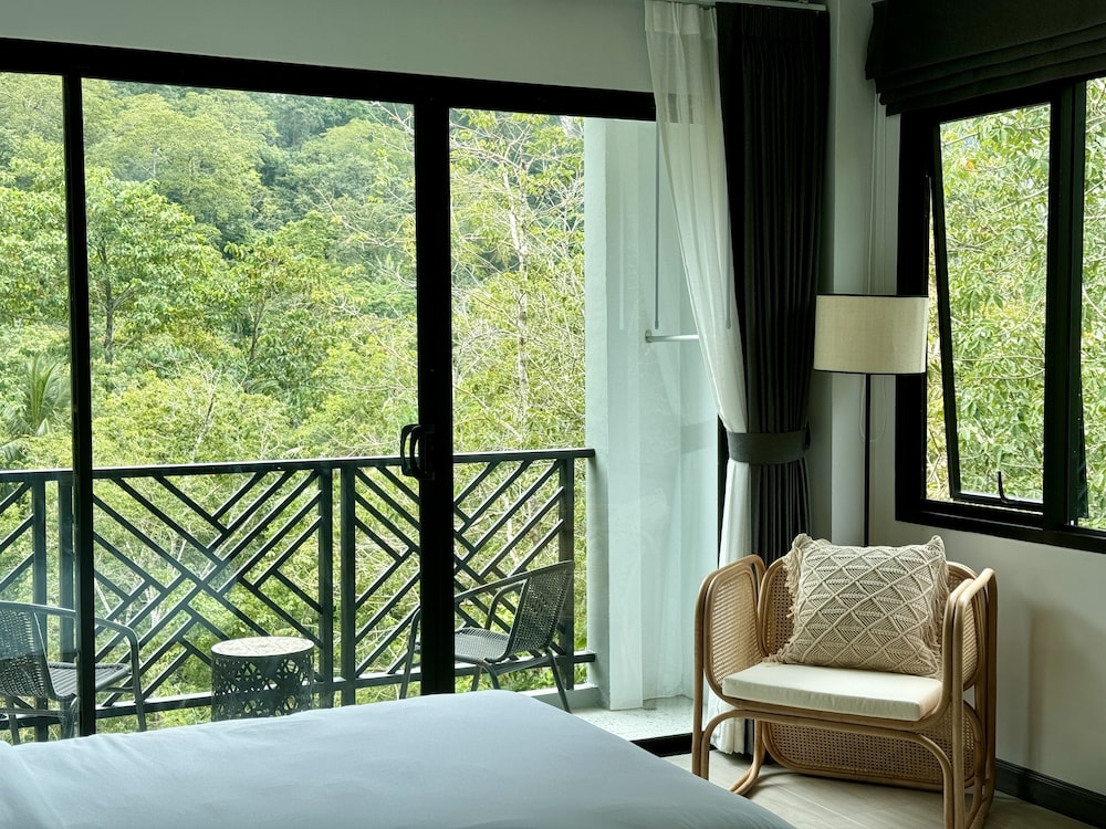 Premium Studio Suite, 2 Twin Beds, Mountain View - Photo 10