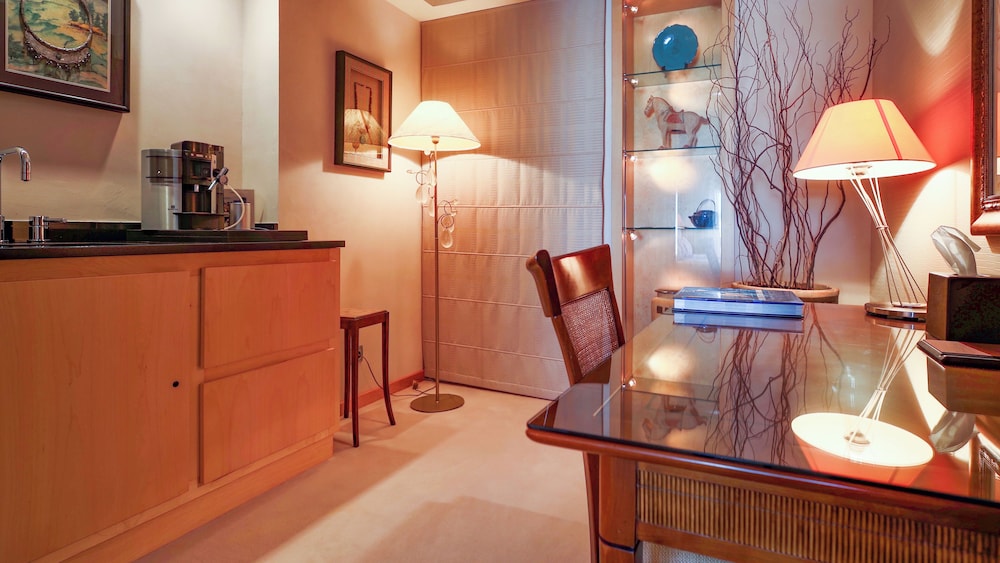 Premium Studio Suite photo 3