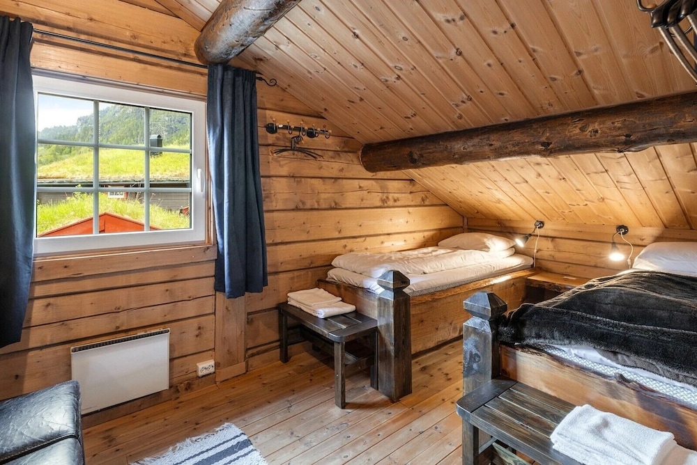 Standard Room (private bathroom in hallway) photo 3