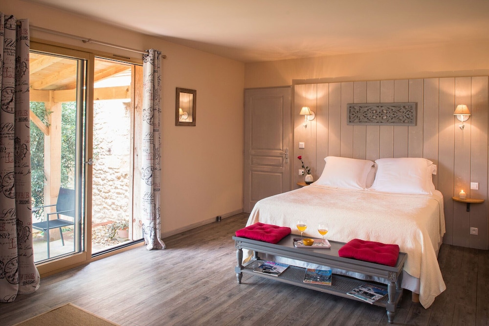 Comfort Double Room, 1 Queen Bed, Pool View, Ground Floor