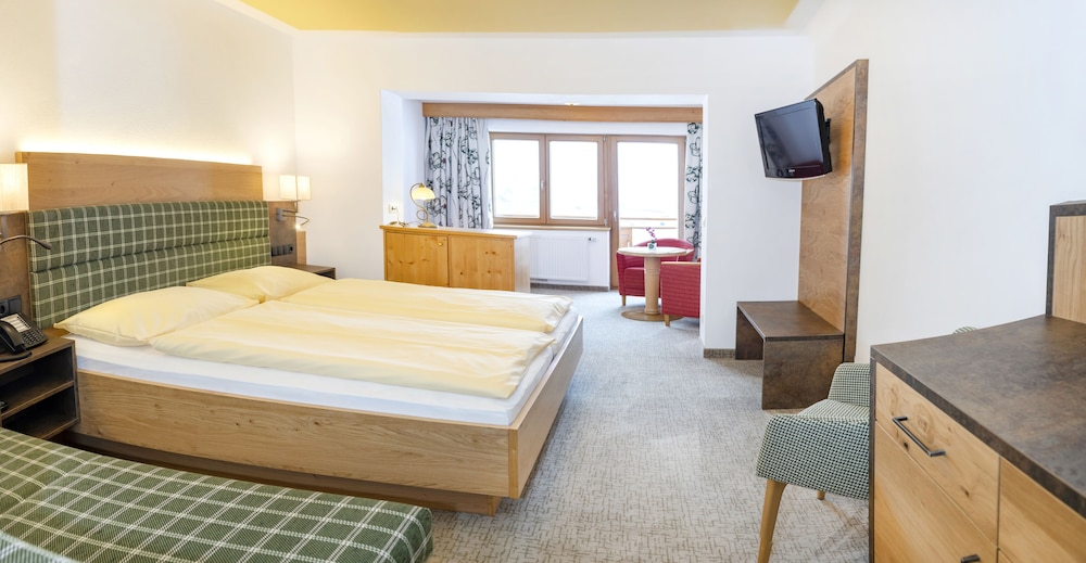 Deluxe Double Room, Balcony, Mountain View photo 1