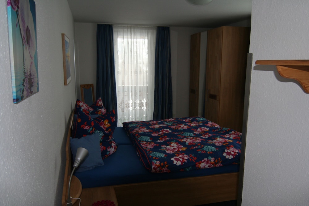 Apartment (No 4) photo 2