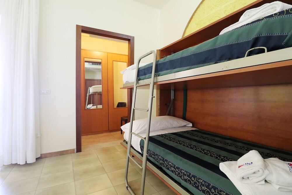 Classic Quadruple Room
