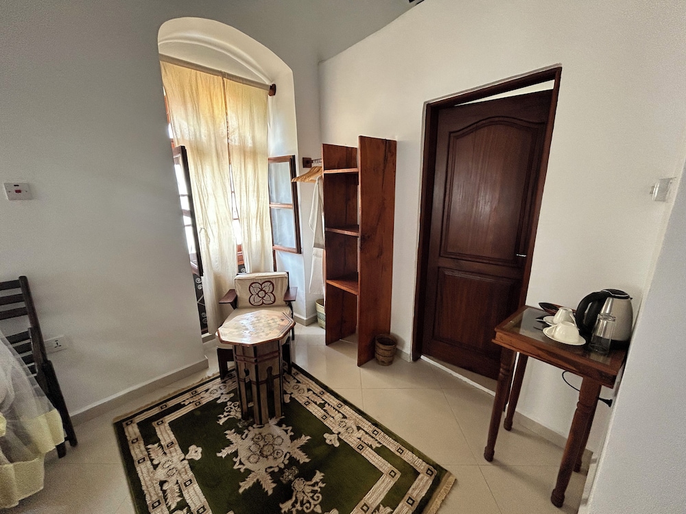 Comfort Single Room, Private Bathroom, Garden View