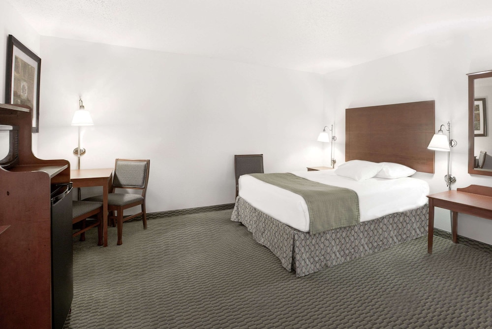 Studio Suite, Multiple Beds, Non Smoking - Photo 1