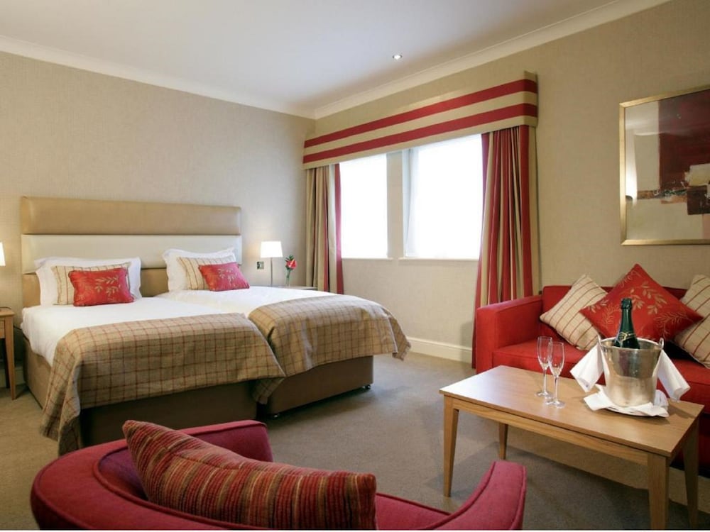 Suite - Photo 1