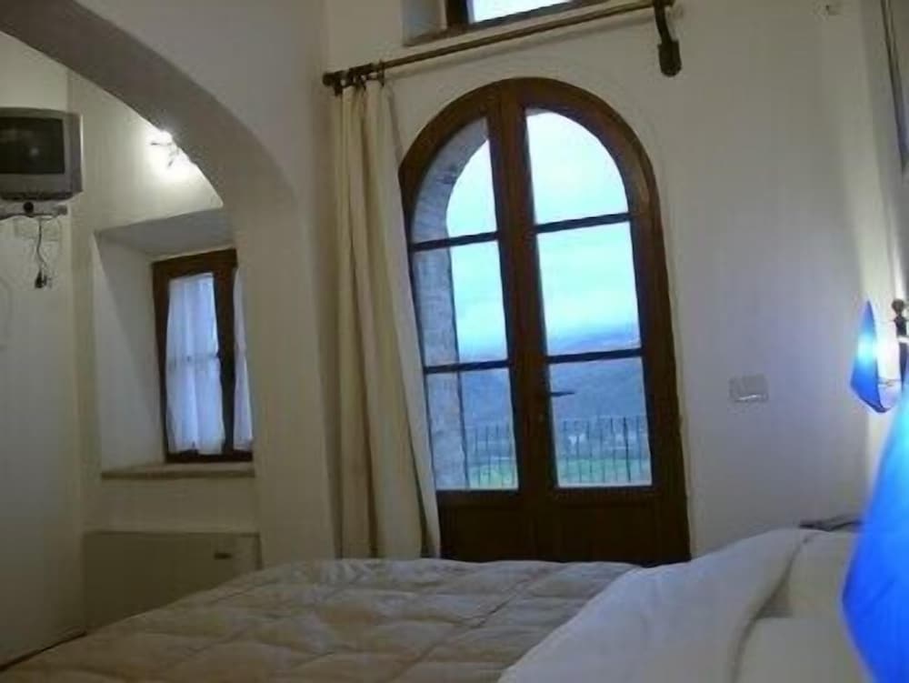 Standard Triple Room photo 2