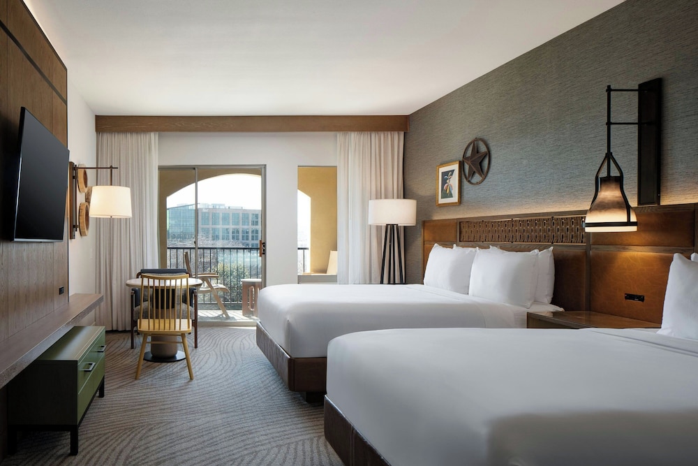 Deluxe Room, 2 Queen Beds, River View (Balcony) photo 1