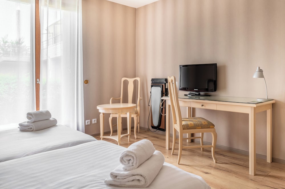 Classic Twin Room - Photo 5