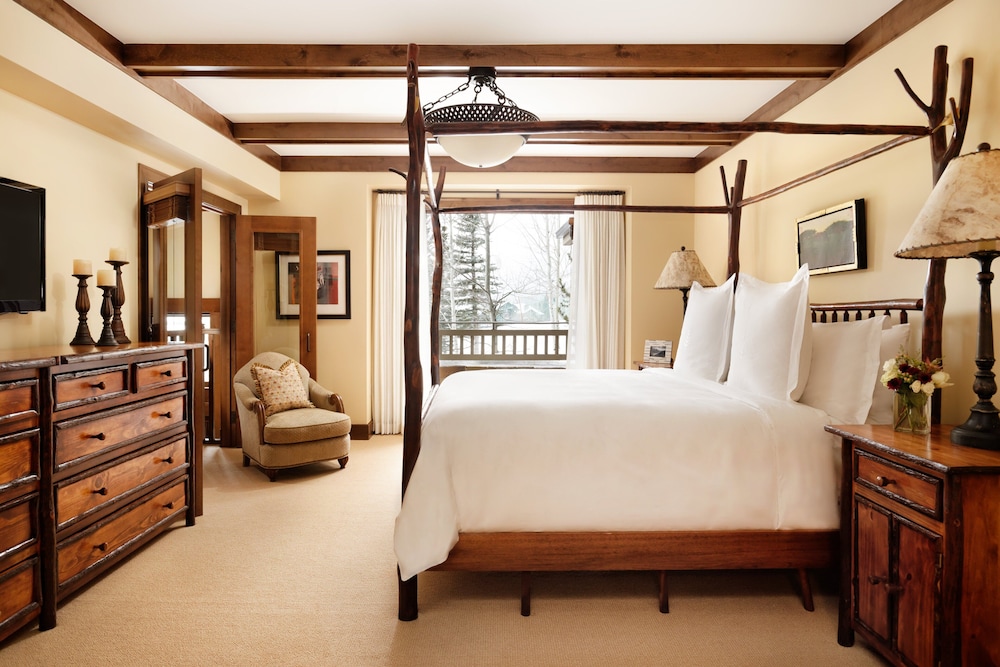 Room, 4 Bedrooms, Non Smoking (The Rendezvous Residence Slopeside) - Photo 1
