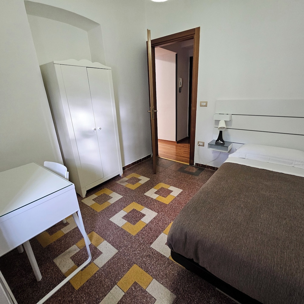 Economy Single Room, City View photo 1