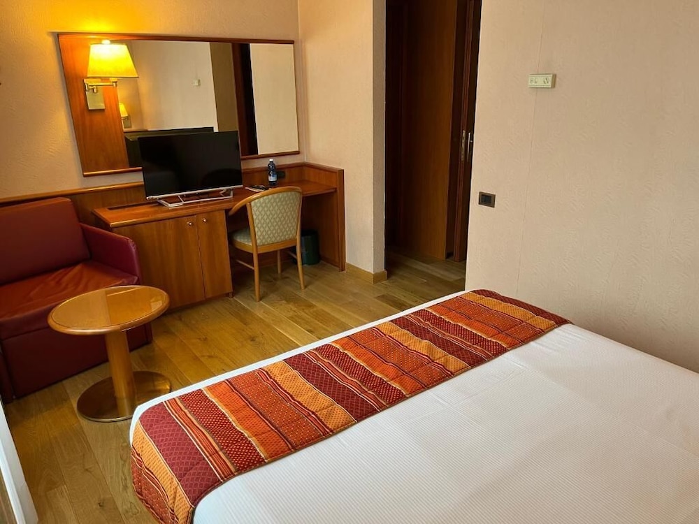 Single Room - Photo 3