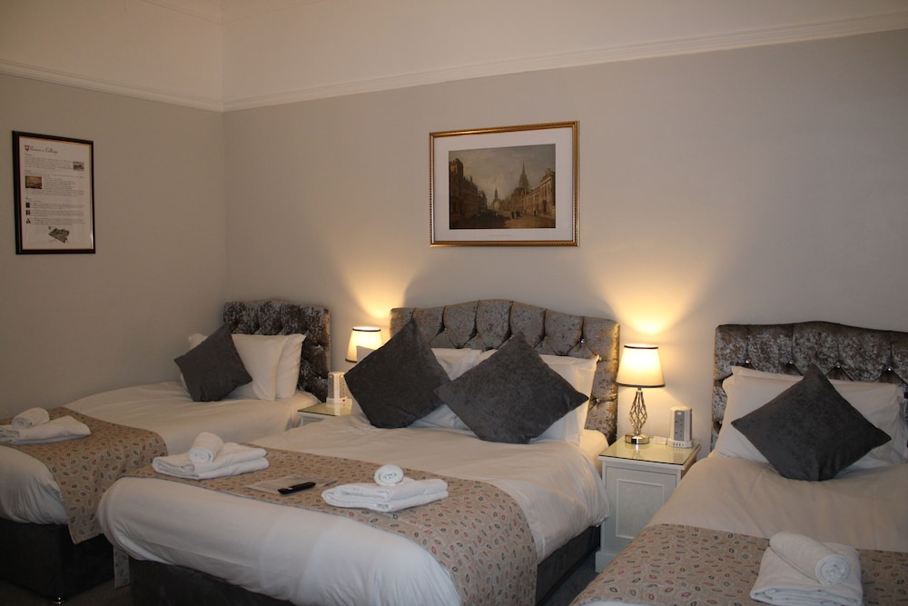 Deluxe Quadruple Room