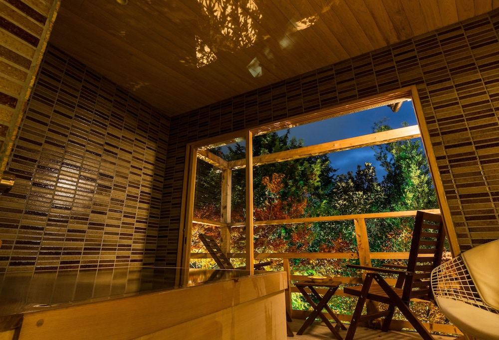Deluxe Studio, Private Bathroom, Garden Area - Photo 4