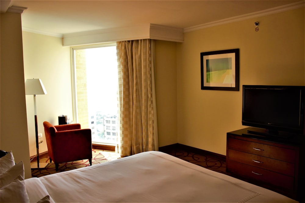 Suite, 1 Bedroom, Partial Ocean View photo 2