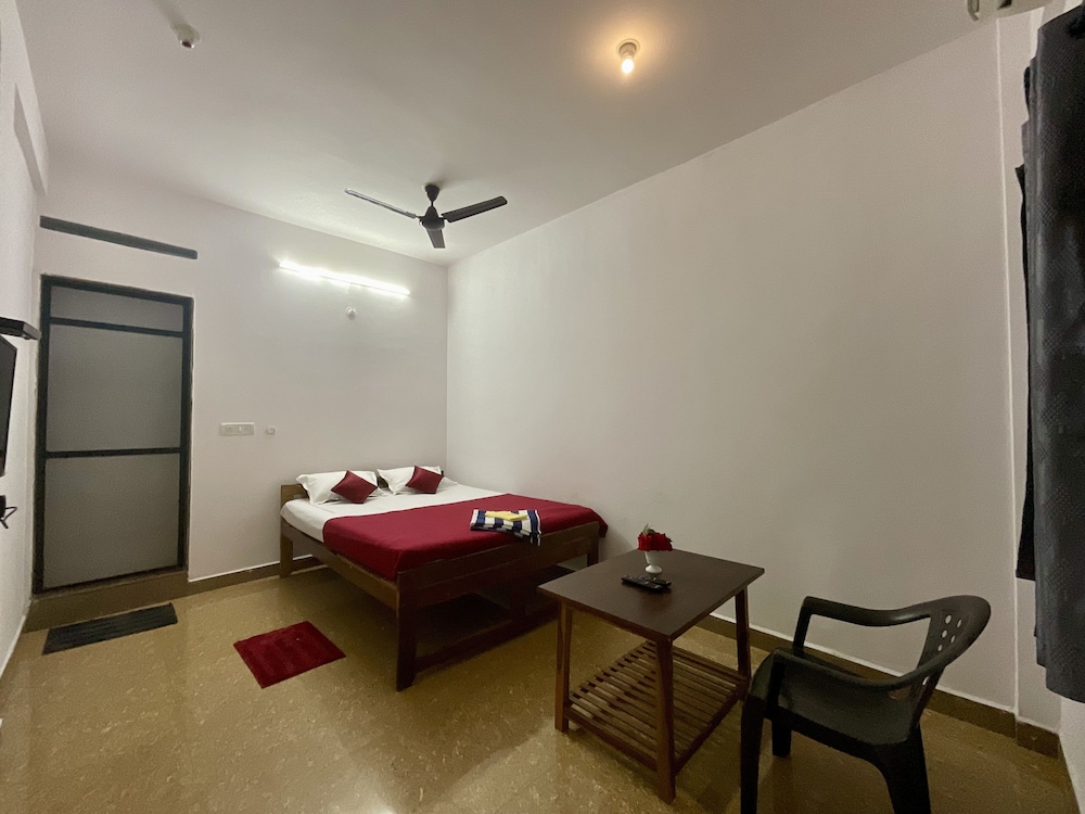 Deluxe Double Room, Balcony, City View photo 2