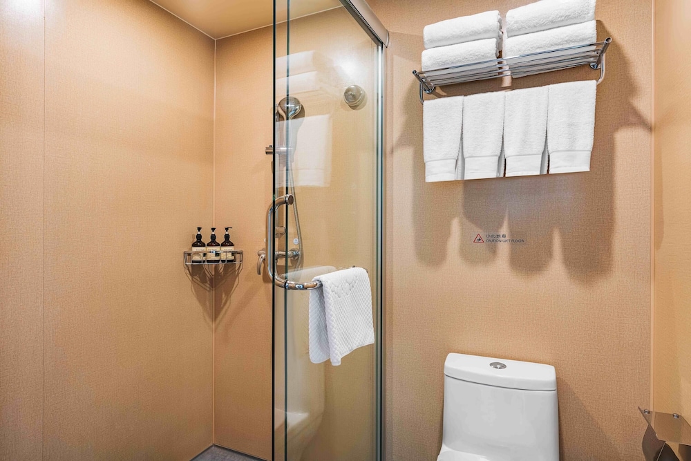 Premier Room, Multiple Beds, Non Smoking photo 3