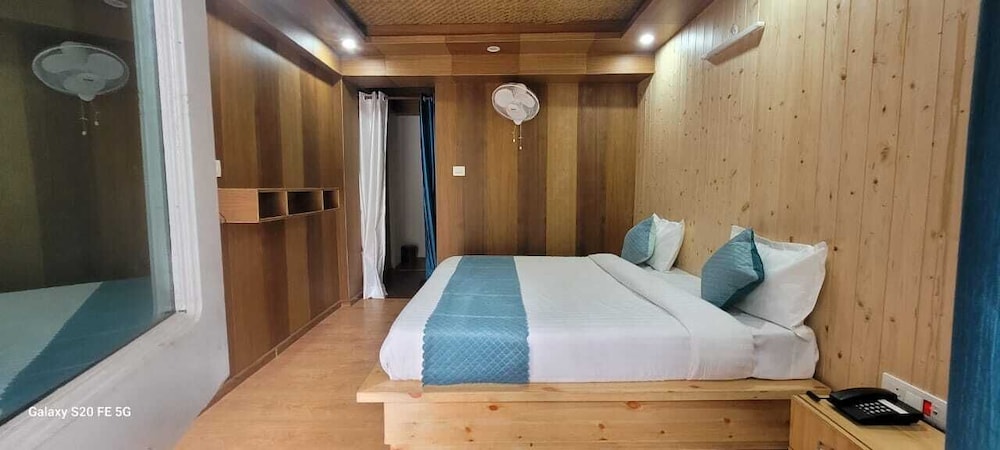 Premium Room - Photo 6