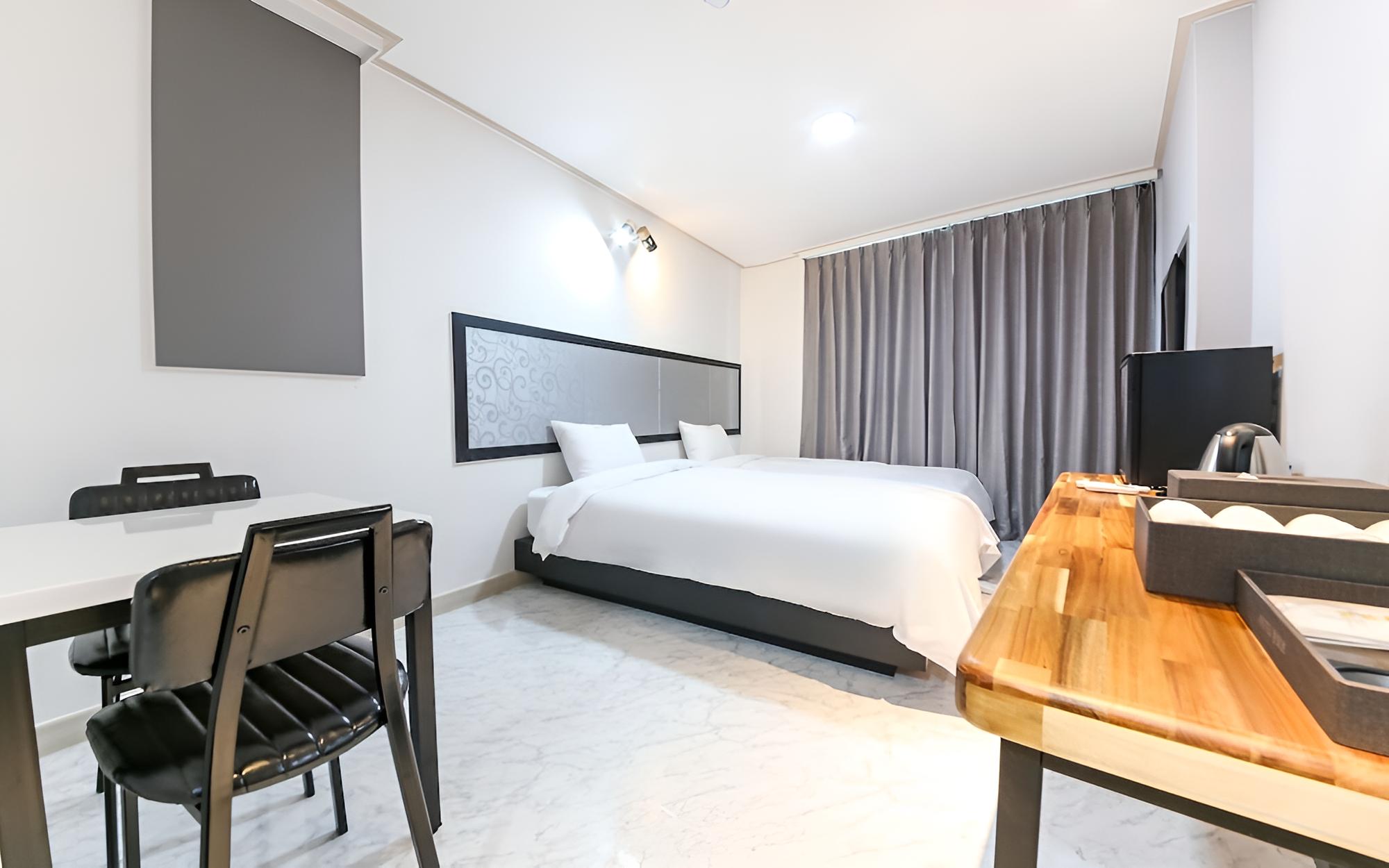 Room (Twin (Single and Single Bed Netflix A) - Photo 3