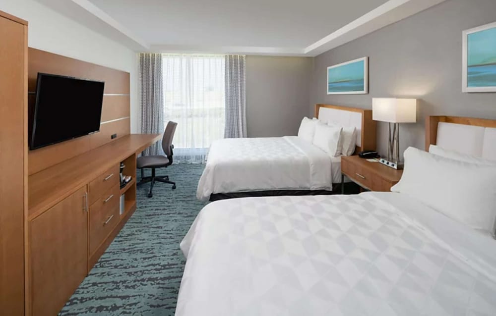 Room, 2 Queen Beds - Photo 5
