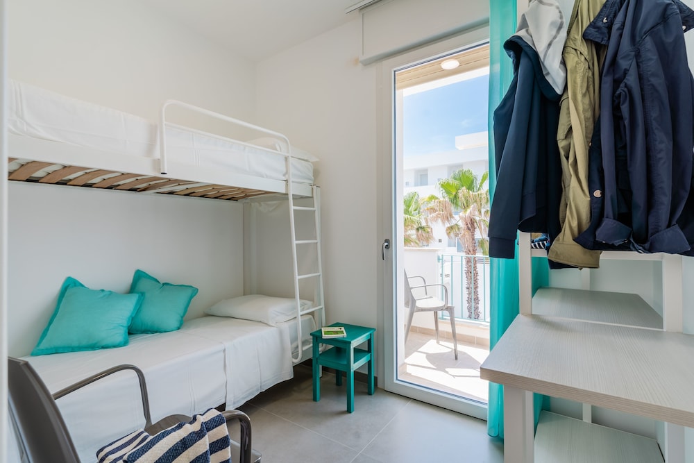 Classic Apartment, 2 Bedrooms, Sea View