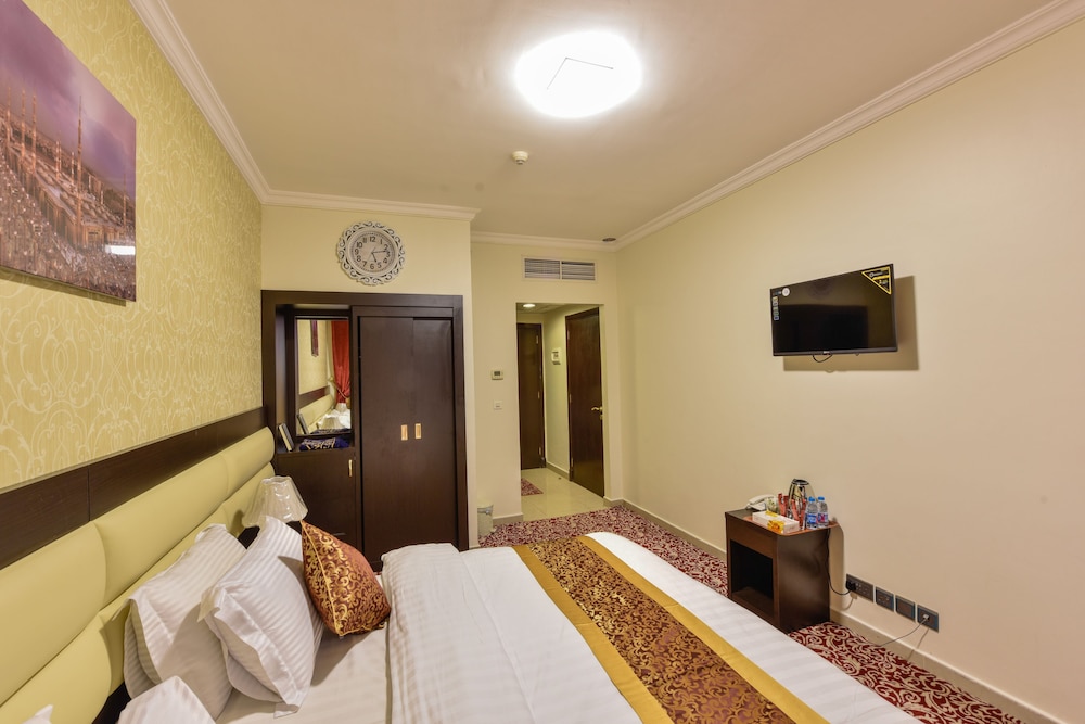 Room, 1 King Bed photo 3