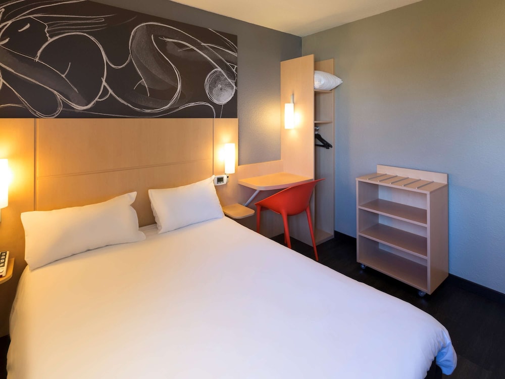 Standard Double Room, 1 Double Bed with Sofa bed - Photo 7