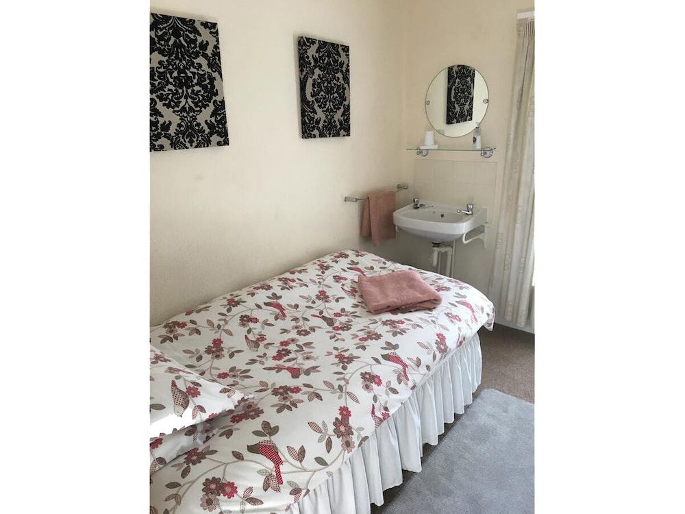 Single Room, Ensuite photo 1