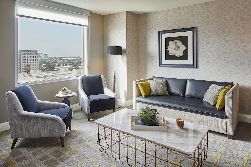 Executive Suite, 1 Bedroom, City View - Photo 9
