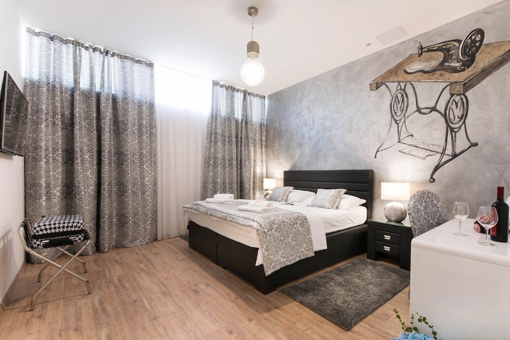Deluxe Double Room photo 3