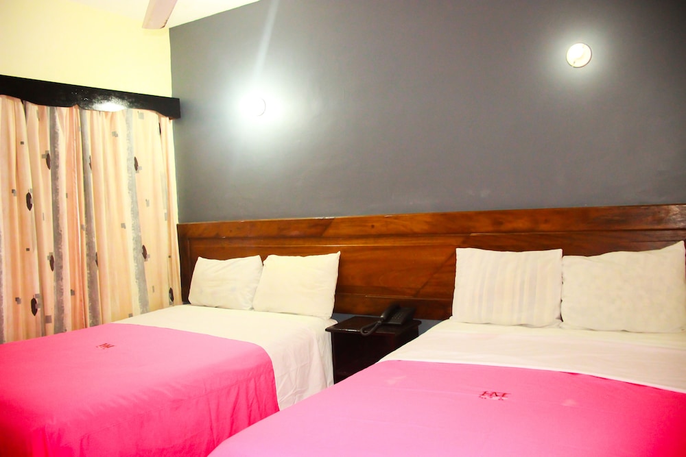 Comfort Room, 2 Double Beds (With A/C) photo 1