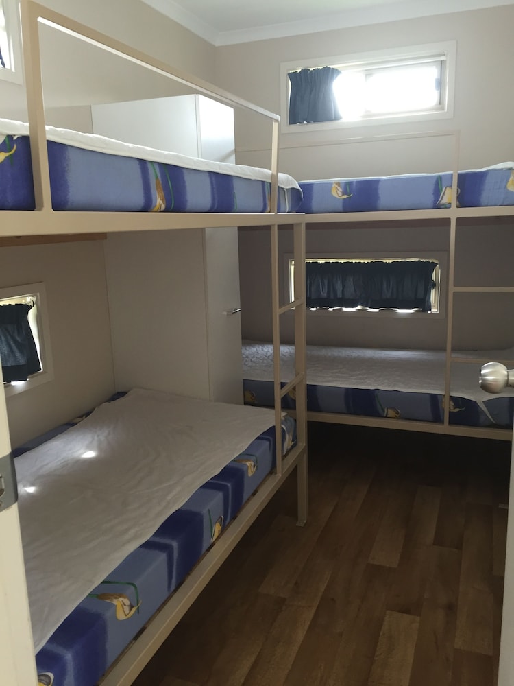 6 Berth Cabin photo 2