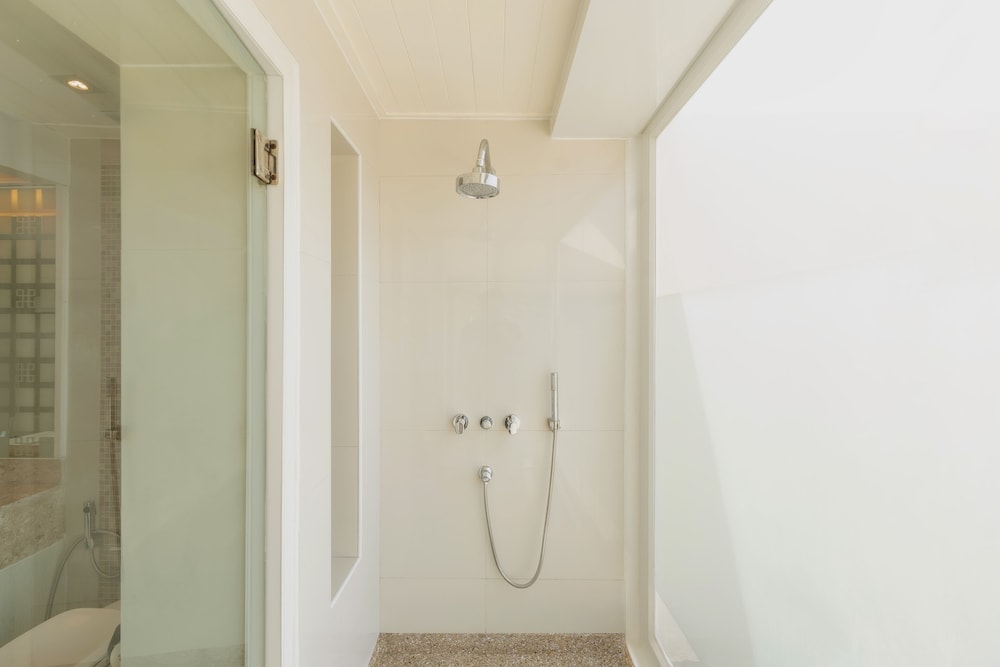 2 Bedroom Suite - Photo 17