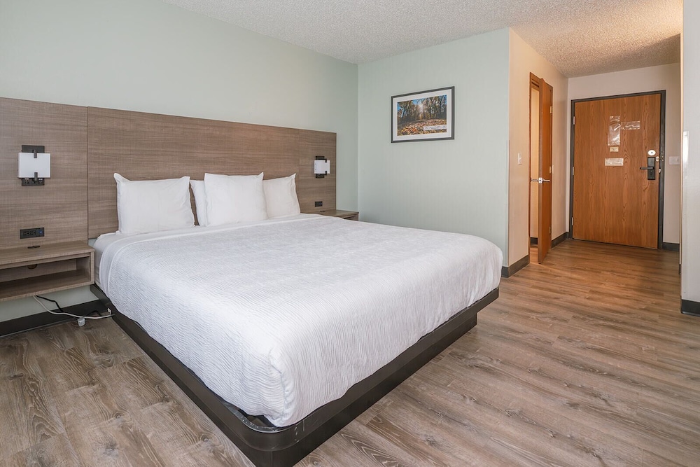 Super 8 by Wyndham Chariton, Photo 3