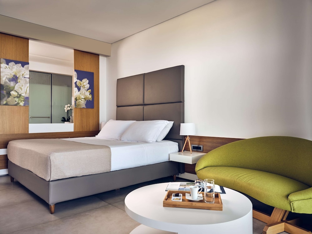 Signature Suite, Sea View (Individual Pool) photo 3