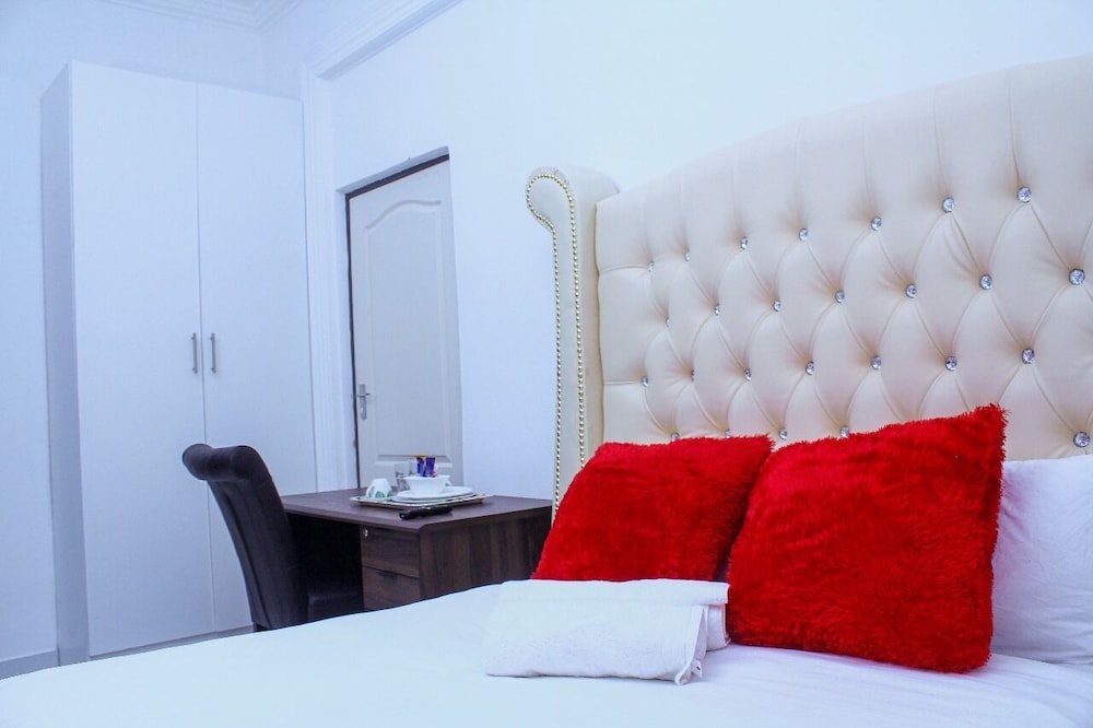 Basic Double Room photo 2