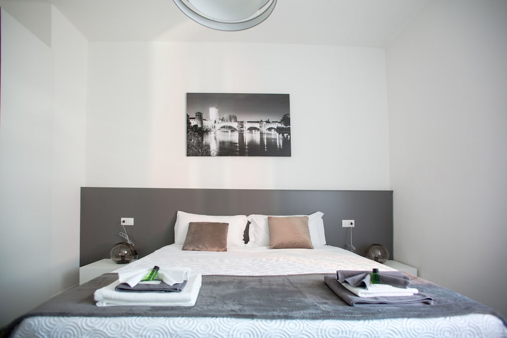 Deluxe Double Or Twin Room, photo 7