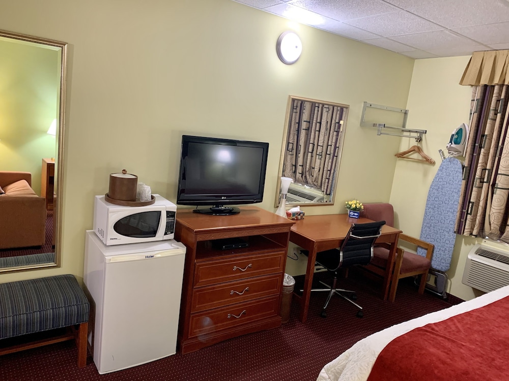 Superior Single Room, 1 King Bed photo 2