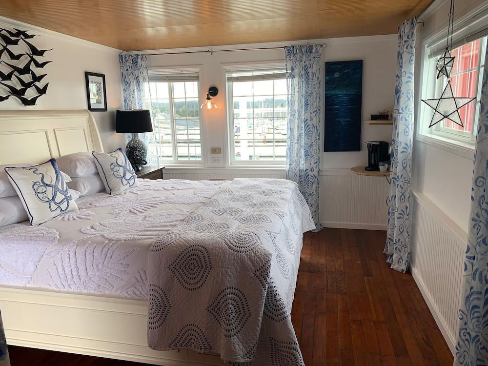 Premier Double Room (Stateroom 4)
