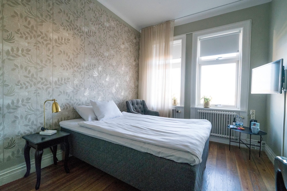 Standard Room, 1 Twin Bed, Non Smoking - Photo 1